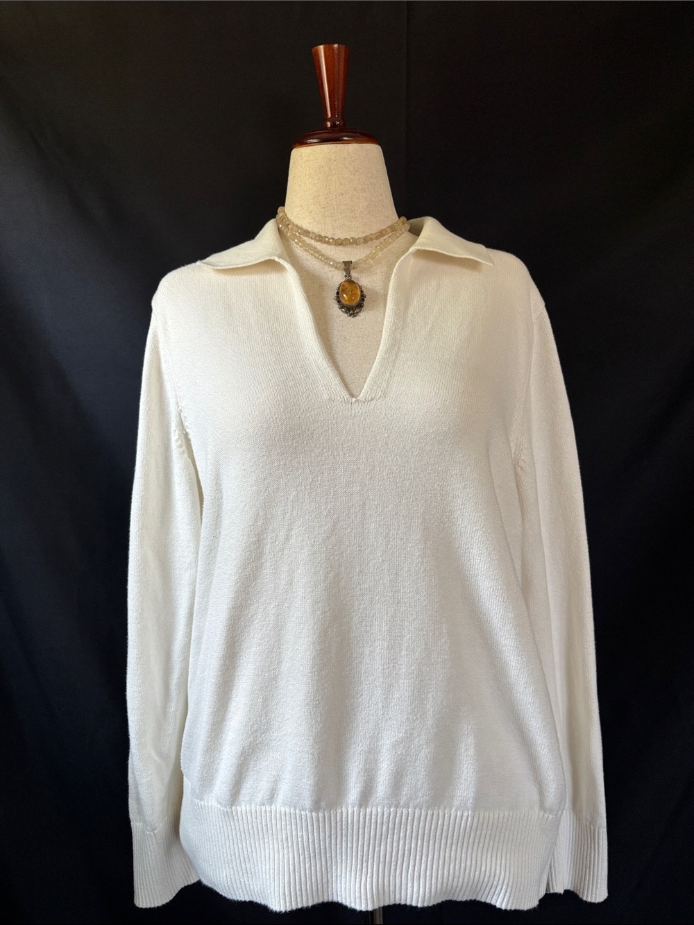 Banana Republic Ivory V-Neck Knit Top
